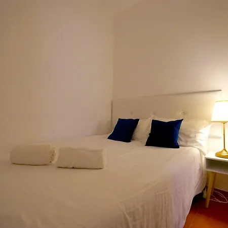 Cruz Cozy Lisbon